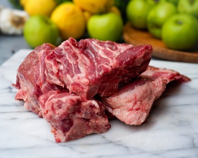 Свинина на кости охлаждённая 1 кг - купить в Нижнетавлыкаево